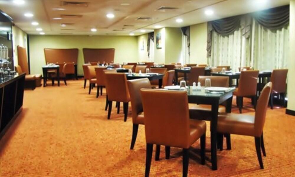 Paragon Hotel Abu Dhabi Esterno foto
