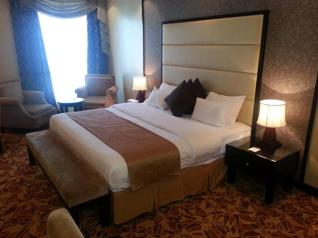 Paragon Hotel Abu Dhabi Esterno foto