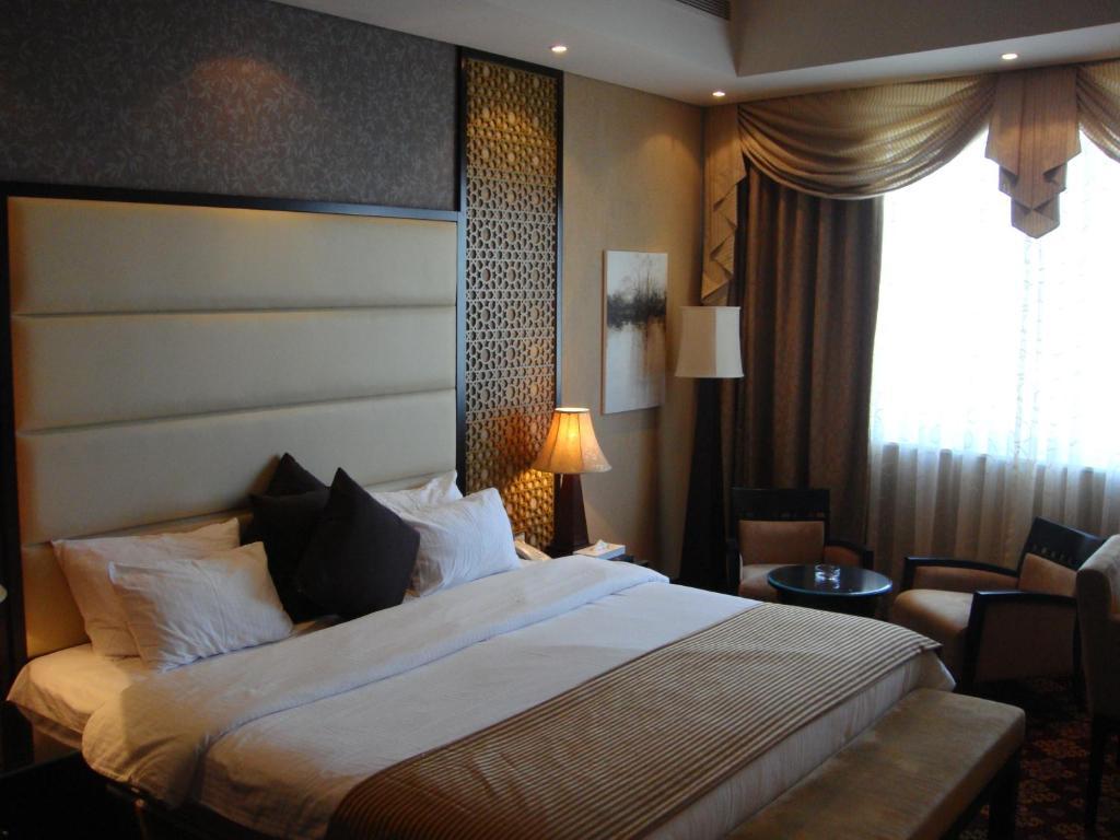 Paragon Hotel Abu Dhabi Esterno foto
