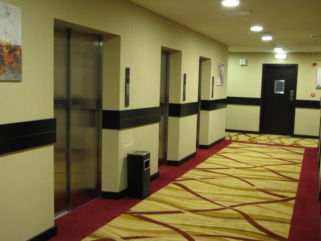 Paragon Hotel Abu Dhabi Esterno foto