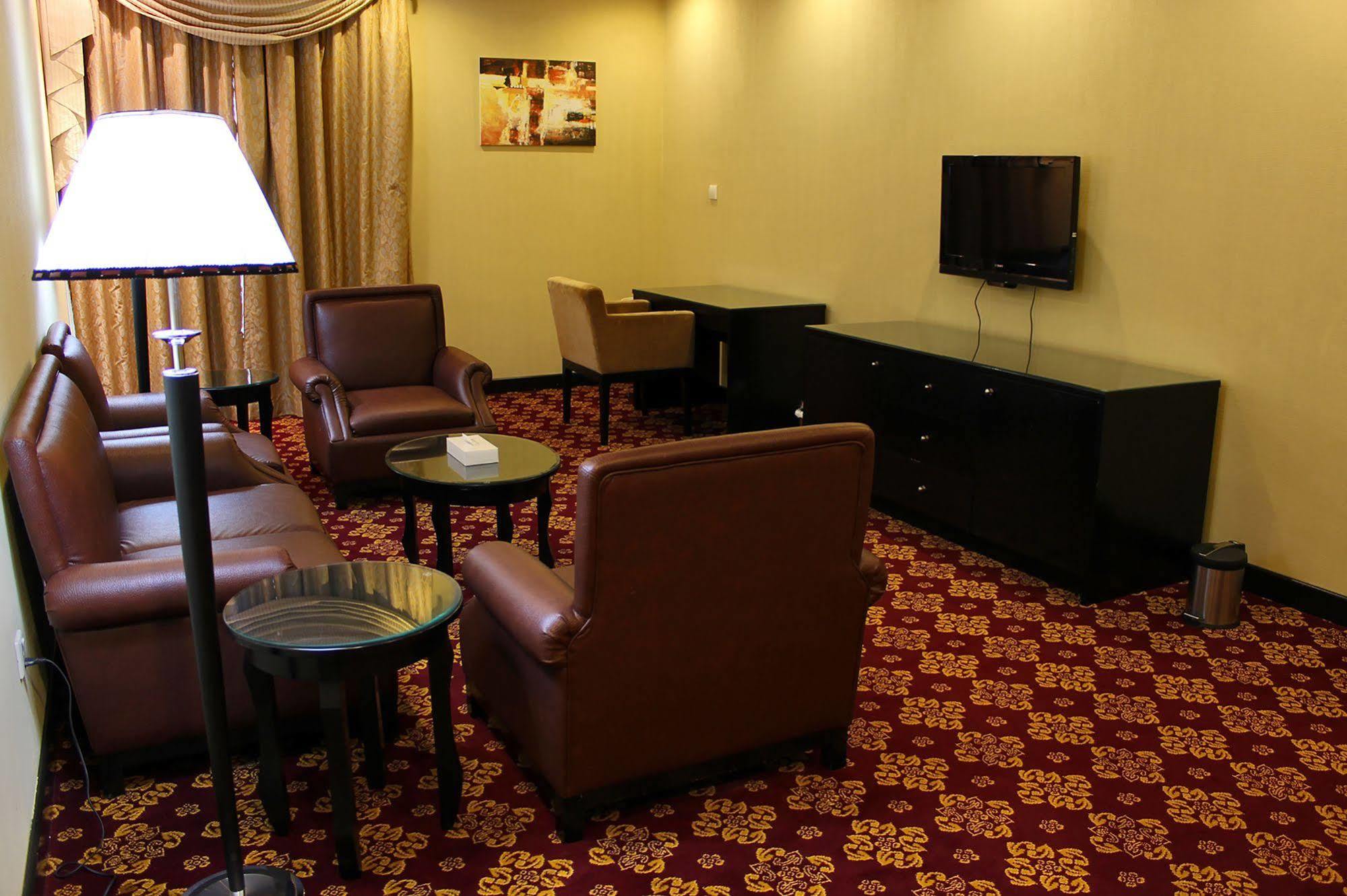 Paragon Hotel Abu Dhabi Esterno foto