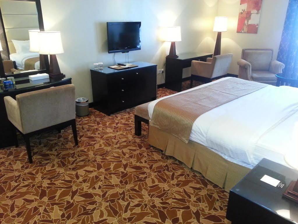 Paragon Hotel Abu Dhabi Esterno foto